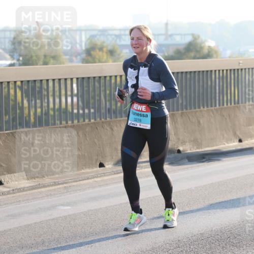 03.10.2025 - Köhlbrandbrückenlauf Lena Gebhardt http://msf.ph/oto/9057784 03.10.2025 09:18:08 Position 1 3278 meine-sportfotos.de