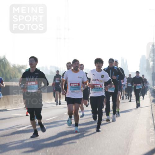 03.10.2025 - Köhlbrandbrückenlauf Jannik Wohlers http://msf.ph/oto/9057813 03.10.2025 09:13:48 Position 3 3789, 24, 3338, 1112 meine-sportfotos.de