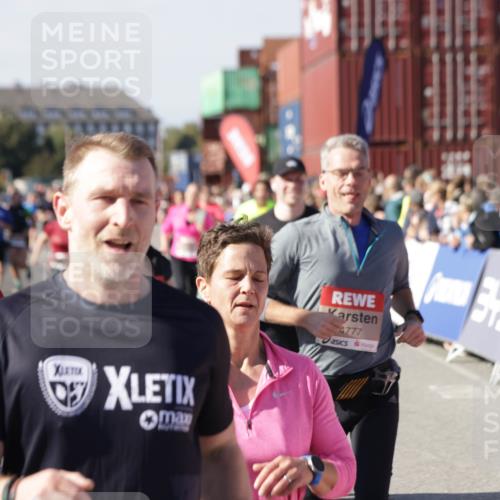 03.10.2025 - Köhlbrandbrückenlauf Jannik Wohlers http://msf.ph/oto/9057824 03.10.2025 13:11:38 Ziel 4158, 4178, 4315, 4325, 4353, 4354, 4427, 4501, 4538, 4568, 4617, 4736, 4777, 4782, 4799, 4845, 5145, 5794, 5866, 5869, 5937, 6217, 6218, 6517, 6563, 6680, 6689, 6690, 6691 meine-sportfotos.de