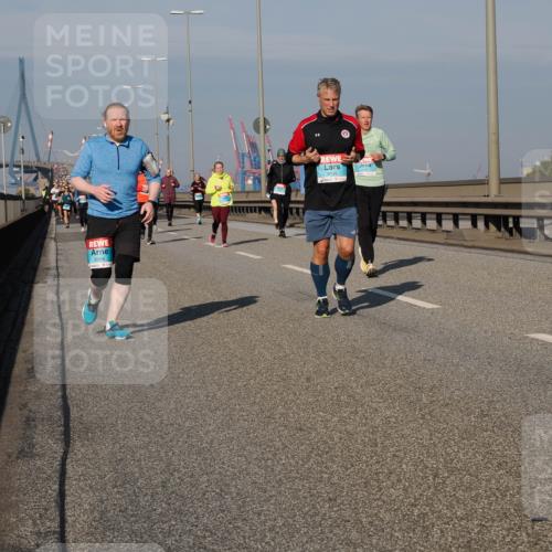 03.10.2025 - Köhlbrandbrückenlauf Fabian Wolf http://msf.ph/oto/9057829 03.10.2025 10:04:05 Position 3 1664, 3405 meine-sportfotos.de