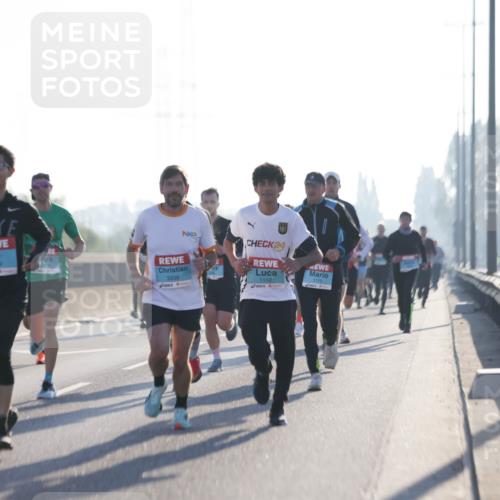 03.10.2025 - Köhlbrandbrückenlauf Jannik Wohlers http://msf.ph/oto/9057837 03.10.2025 09:13:49 Position 3 3789, 3338, 24, 1112 meine-sportfotos.de