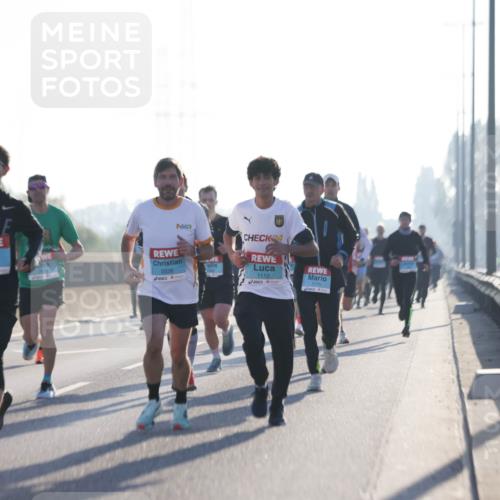 03.10.2025 - Köhlbrandbrückenlauf Jannik Wohlers http://msf.ph/oto/9057843 03.10.2025 09:13:49 Position 3 3789, 24, 3338, 1112 meine-sportfotos.de