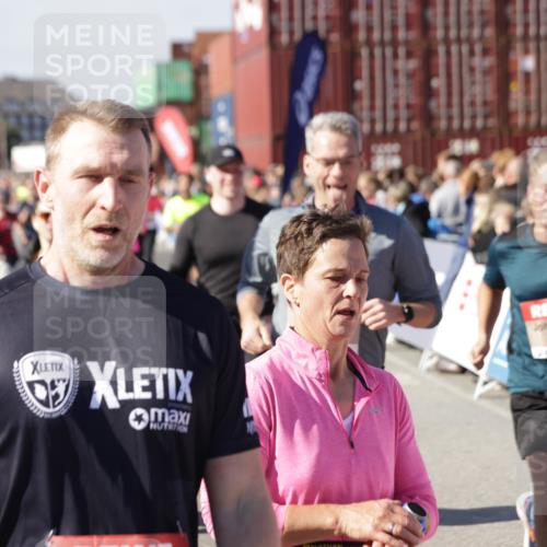 03.10.2025 - Köhlbrandbrückenlauf Jannik Wohlers http://msf.ph/oto/9057849 03.10.2025 13:11:38 Ziel 4158, 4178, 4315, 4325, 4353, 4354, 4427, 4501, 4538, 4568, 4617, 4736, 4777, 4782, 4799, 4845, 5145, 5794, 5866, 5869, 5937, 6217, 6218, 6517, 6563, 6680, 6689, 6690, 6691 meine-sportfotos.de