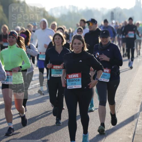 03.10.2025 - Köhlbrandbrückenlauf Jannik Wohlers http://msf.ph/oto/9057860 03.10.2025 09:21:26 Position 3 1692, 2064, 2118, 8737 meine-sportfotos.de