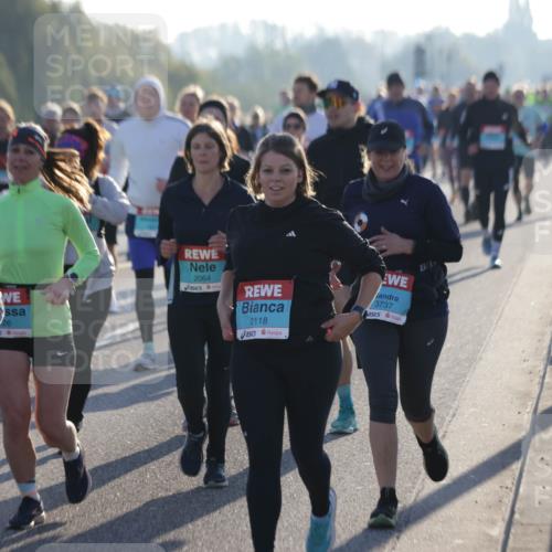 03.10.2025 - Köhlbrandbrückenlauf Jannik Wohlers http://msf.ph/oto/9057869 03.10.2025 09:21:26 Position 3 1682, 26, 2064, 2118, 3737 meine-sportfotos.de