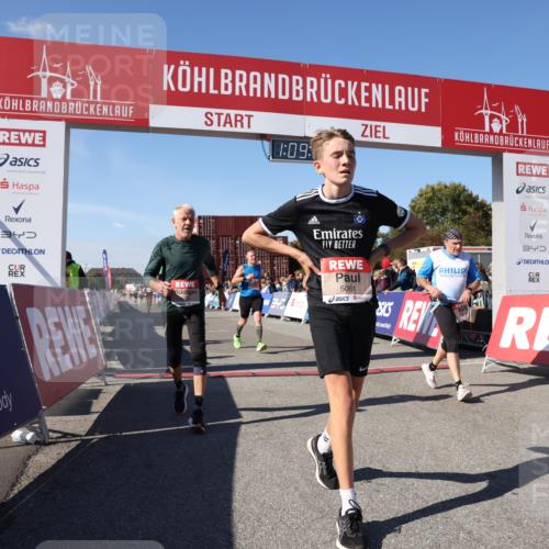 03.10.2025 - Köhlbrandbrückenlauf Lena Gebhardt http://msf.ph/oto/9057872 03.10.2025 13:09:27 Ziel 4129, 4134, 4212, 4298, 4681, 5061, 5352, 6062, 6349, 6481, 6661, 6667, 6743 meine-sportfotos.de