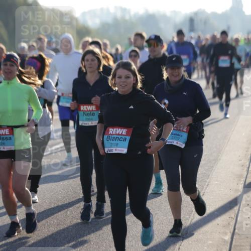 03.10.2025 - Köhlbrandbrückenlauf Jannik Wohlers http://msf.ph/oto/9057873 03.10.2025 09:21:27 Position 3 1692, 26, 2064, 2118, 3737 meine-sportfotos.de