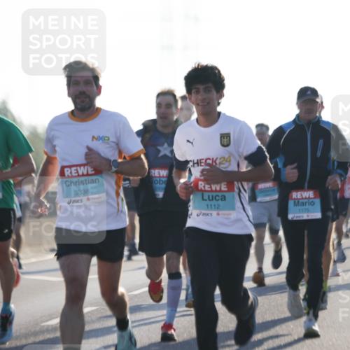 03.10.2025 - Köhlbrandbrückenlauf Jannik Wohlers http://msf.ph/oto/9057877 03.10.2025 09:13:50 Position 3 3338, 2934, 24, 1112, 1175 meine-sportfotos.de