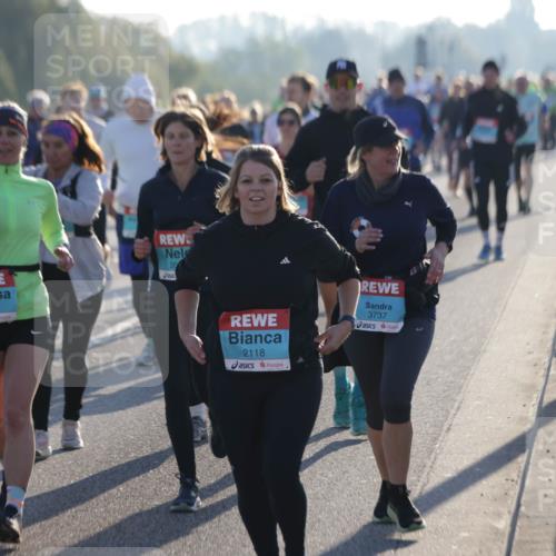 03.10.2025 - Köhlbrandbrückenlauf Jannik Wohlers http://msf.ph/oto/9057893 03.10.2025 09:21:27 Position 3 392, 1726, 20, 2118, 3737 meine-sportfotos.de