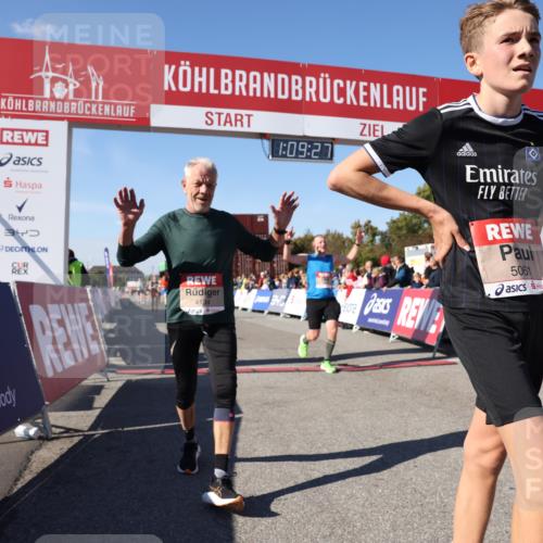 03.10.2025 - Köhlbrandbrückenlauf Lena Gebhardt http://msf.ph/oto/9057905 03.10.2025 13:09:27 Ziel 4129, 4134, 4212, 4298, 4681, 5061, 5352, 6062, 6349, 6481, 6661, 6667, 6743 meine-sportfotos.de