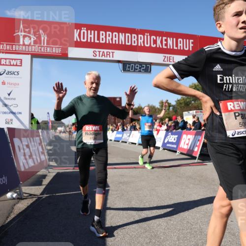 03.10.2025 - Köhlbrandbrückenlauf Lena Gebhardt http://msf.ph/oto/9057917 03.10.2025 13:09:28 Ziel 4129, 4134, 4212, 4298, 4681, 5061, 5352, 5813, 6062, 6349, 6481, 6661, 6667, 6743 meine-sportfotos.de