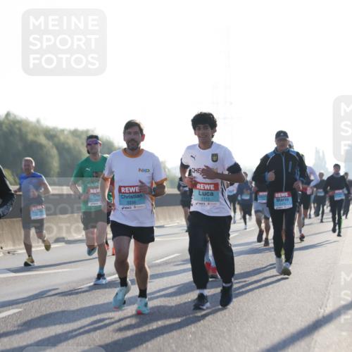 03.10.2025 - Köhlbrandbrückenlauf Jannik Wohlers http://msf.ph/oto/9057918 03.10.2025 09:13:50 Position 3 3789, 3338, 1112 meine-sportfotos.de