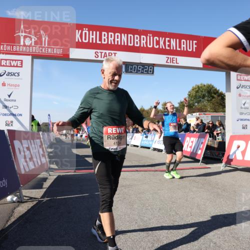 03.10.2025 - Köhlbrandbrückenlauf Lena Gebhardt http://msf.ph/oto/9057930 03.10.2025 13:09:28 Ziel 4129, 4134, 4212, 4298, 4681, 5061, 5352, 5813, 6062, 6349, 6481, 6661, 6667, 6743 meine-sportfotos.de