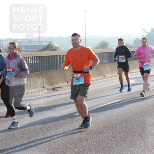 03.10.2025 - Köhlbrandbrückenlauf Lena Gebhardt http://msf.ph/oto/9057936 03.10.2025 09:18:12 Position 1 1622, 1415 meine-sportfotos.de