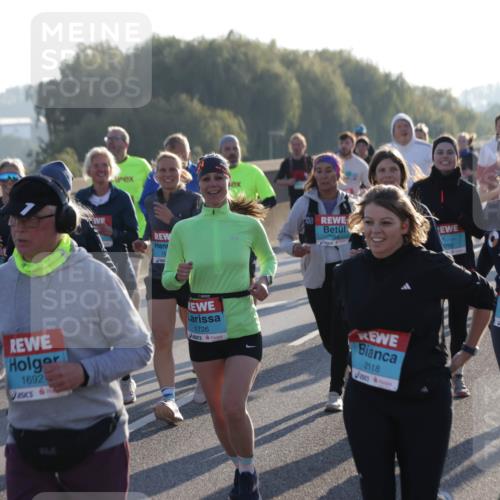 03.10.2025 - Köhlbrandbrückenlauf Jannik Wohlers http://msf.ph/oto/9057943 03.10.2025 09:21:28 Position 3 1914, 1792, 1692, 1726, 2118, 3737, 2311 meine-sportfotos.de
