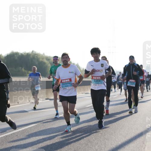 03.10.2025 - Köhlbrandbrückenlauf Jannik Wohlers http://msf.ph/oto/9057950 03.10.2025 09:13:50 Position 3 3783, 24, 3338, 1112 meine-sportfotos.de