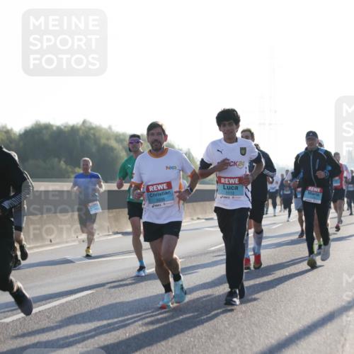 03.10.2025 - Köhlbrandbrückenlauf Jannik Wohlers http://msf.ph/oto/9057954 03.10.2025 09:13:50 Position 3 3789, 3338, 24, 1112 meine-sportfotos.de