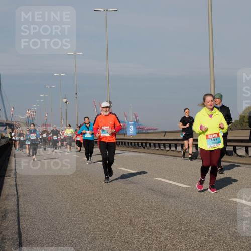 03.10.2025 - Köhlbrandbrückenlauf Fabian Wolf http://msf.ph/oto/9057988 03.10.2025 10:04:12 Position 3 2235 meine-sportfotos.de