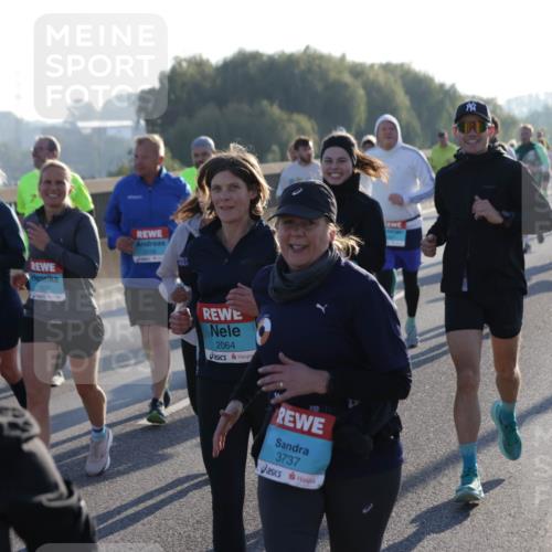 03.10.2025 - Köhlbrandbrückenlauf Jannik Wohlers http://msf.ph/oto/9058001 03.10.2025 09:21:29 Position 3 1577, 2064, 3737 meine-sportfotos.de
