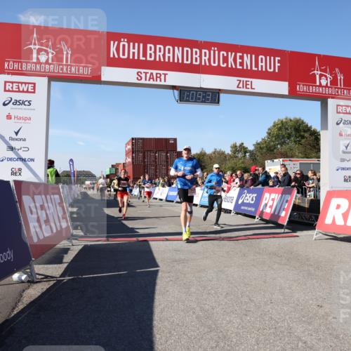 03.10.2025 - Köhlbrandbrückenlauf Lena Gebhardt http://msf.ph/oto/9058005 03.10.2025 13:09:32 Ziel 4129, 4134, 4212, 4262, 4298, 4358, 4365, 4614, 5061, 5352, 5803, 5813, 5907, 6379, 6438, 6481, 6661, 6667 meine-sportfotos.de