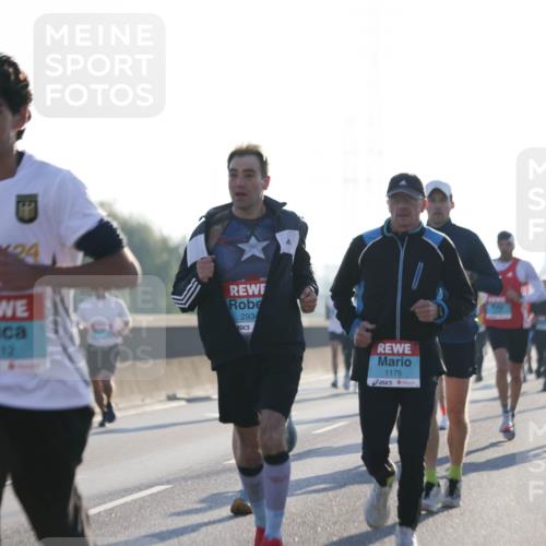 03.10.2025 - Köhlbrandbrückenlauf Jannik Wohlers http://msf.ph/oto/9058008 03.10.2025 09:13:52 Position 3 2815, 24, 1112, 2934, 1175 meine-sportfotos.de