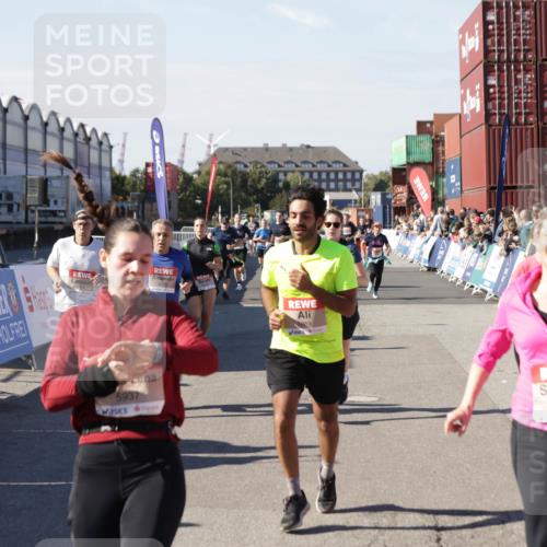 03.10.2025 - Köhlbrandbrückenlauf Jannik Wohlers http://msf.ph/oto/9058016 03.10.2025 13:11:43 Ziel 4158, 4178, 4353, 4354, 4427, 4469, 4501, 4538, 4568, 4617, 4736, 4777, 4782, 4799, 4845, 5097, 5866, 5869, 5937, 6217, 6218, 6517, 6622, 6689 meine-sportfotos.de