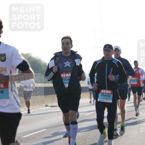 03.10.2025 - Köhlbrandbrückenlauf Jannik Wohlers http://msf.ph/oto/9058018 03.10.2025 09:13:52 Position 3 2815, 24, 1112, 2934, 1175 meine-sportfotos.de