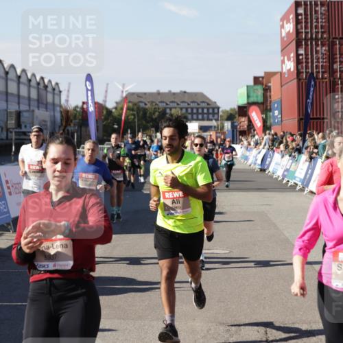 03.10.2025 - Köhlbrandbrückenlauf Jannik Wohlers http://msf.ph/oto/9058025 03.10.2025 13:11:43 Ziel 4158, 4178, 4353, 4354, 4427, 4469, 4501, 4538, 4568, 4617, 4736, 4777, 4782, 4799, 4845, 5097, 5866, 5869, 5937, 6217, 6218, 6517, 6622, 6689 meine-sportfotos.de
