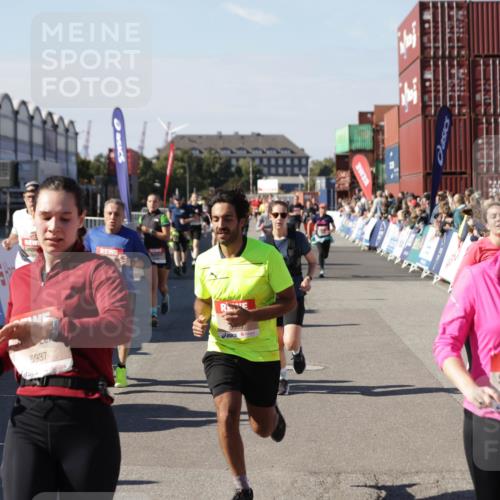 03.10.2025 - Köhlbrandbrückenlauf Jannik Wohlers http://msf.ph/oto/9058038 03.10.2025 13:11:44 Ziel 4158, 4178, 4353, 4354, 4469, 4538, 4568, 4617, 4736, 4777, 4782, 4799, 4845, 5097, 5866, 5869, 5937, 6217, 6218, 6517, 6622, 6689 meine-sportfotos.de