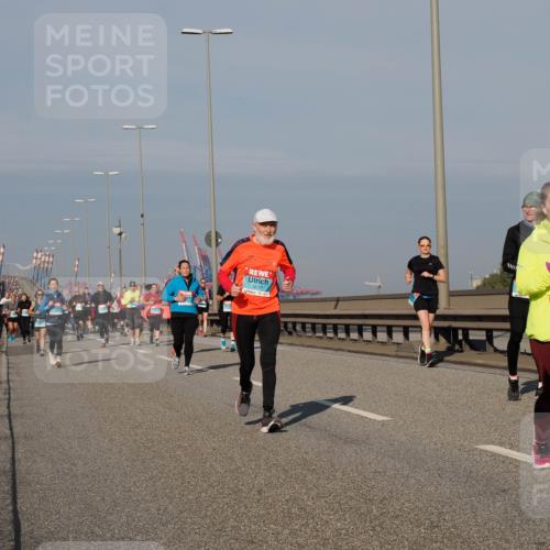 03.10.2025 - Köhlbrandbrückenlauf Fabian Wolf http://msf.ph/oto/9058040 03.10.2025 10:04:13 Position 3 3577, 2235 meine-sportfotos.de