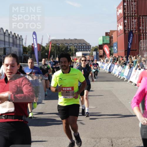 03.10.2025 - Köhlbrandbrückenlauf Jannik Wohlers http://msf.ph/oto/9058043 03.10.2025 13:11:44 Ziel 4158, 4178, 4353, 4354, 4469, 4538, 4568, 4617, 4736, 4777, 4782, 4799, 4845, 5097, 5866, 5869, 5937, 6217, 6218, 6517, 6622, 6689 meine-sportfotos.de