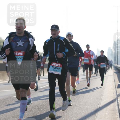 03.10.2025 - Köhlbrandbrückenlauf Jannik Wohlers http://msf.ph/oto/9058055 03.10.2025 09:13:52 Position 3 934, 1175 meine-sportfotos.de