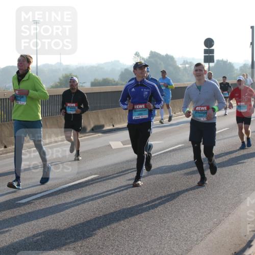 03.10.2025 - Köhlbrandbrückenlauf Lena Gebhardt http://msf.ph/oto/9058061 03.10.2025 09:18:15 Position 1 3066, 3067 meine-sportfotos.de