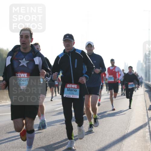 03.10.2025 - Köhlbrandbrückenlauf Jannik Wohlers http://msf.ph/oto/9058064 03.10.2025 09:13:53 Position 3 2934, 1175 meine-sportfotos.de