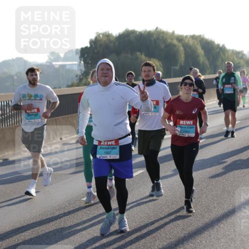 03.10.2025 - Köhlbrandbrückenlauf Jannik Wohlers http://msf.ph/oto/9058067 03.10.2025 09:21:32 Position 3 2740, 1927, 1920, 119 meine-sportfotos.de