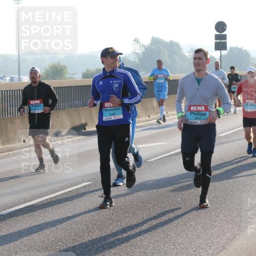 03.10.2025 - Köhlbrandbrückenlauf Lena Gebhardt http://msf.ph/oto/9058073 03.10.2025 09:18:16 Position 1 3066, 1560, 3067 meine-sportfotos.de