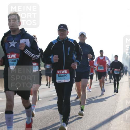 03.10.2025 - Köhlbrandbrückenlauf Jannik Wohlers http://msf.ph/oto/9058078 03.10.2025 09:13:53 Position 3 2934, 1175 meine-sportfotos.de