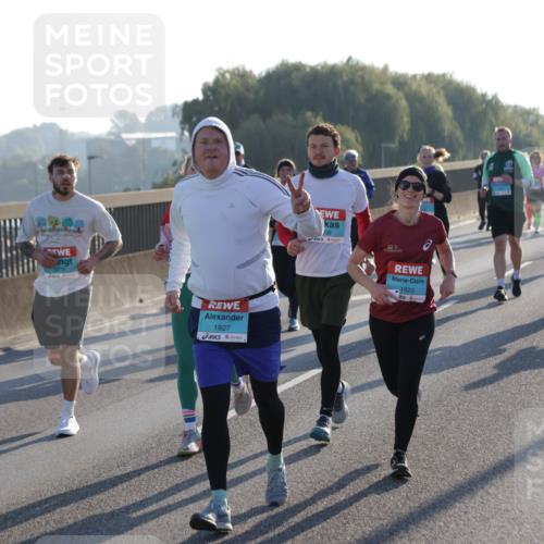 03.10.2025 - Köhlbrandbrückenlauf Jannik Wohlers http://msf.ph/oto/9058080 03.10.2025 09:21:32 Position 3 2740, 1927, 08, 1920, 209 meine-sportfotos.de