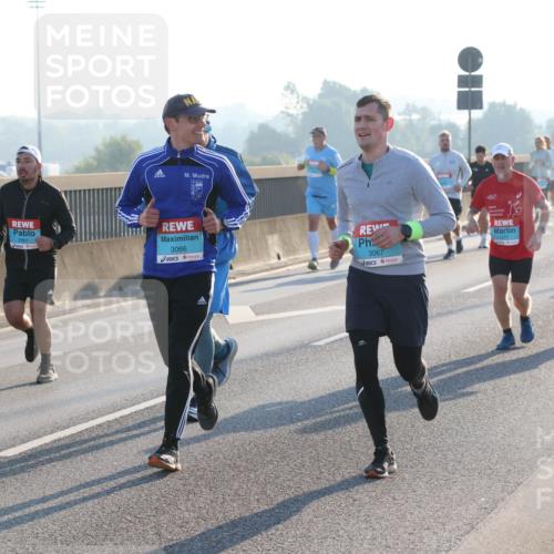 03.10.2025 - Köhlbrandbrückenlauf Lena Gebhardt http://msf.ph/oto/9058085 03.10.2025 09:18:16 Position 1 2661, 3066, 3067 meine-sportfotos.de