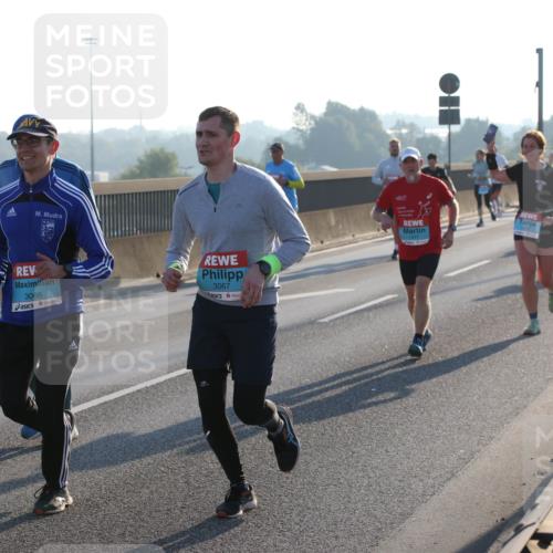 03.10.2025 - Köhlbrandbrückenlauf Lena Gebhardt http://msf.ph/oto/9058095 03.10.2025 09:18:17 Position 1 3066, 3067 meine-sportfotos.de