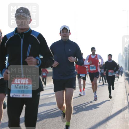 03.10.2025 - Köhlbrandbrückenlauf Jannik Wohlers http://msf.ph/oto/9058102 03.10.2025 09:13:54 Position 3 1068, 1175 meine-sportfotos.de