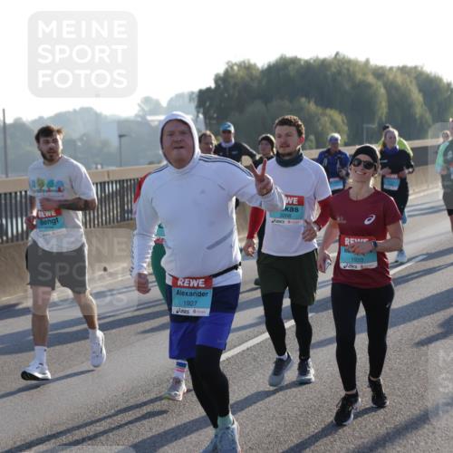 03.10.2025 - Köhlbrandbrückenlauf Jannik Wohlers http://msf.ph/oto/9058106 03.10.2025 09:21:32 Position 3 1927, 3208, 1920 meine-sportfotos.de