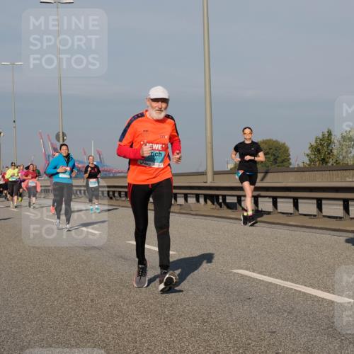 03.10.2025 - Köhlbrandbrückenlauf Fabian Wolf http://msf.ph/oto/9058110 03.10.2025 10:04:15 Position 3 3577 meine-sportfotos.de
