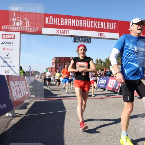 03.10.2025 - Köhlbrandbrückenlauf Lena Gebhardt http://msf.ph/oto/9058114 03.10.2025 13:09:35 Ziel 4134, 4212, 4262, 4298, 4358, 4365, 4614, 5352, 5803, 5813, 5907, 6379, 6438, 6481, 6667, 6803 meine-sportfotos.de
