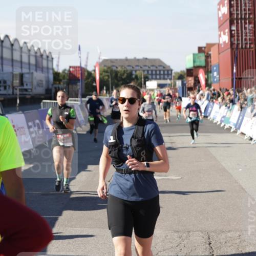 03.10.2025 - Köhlbrandbrückenlauf Jannik Wohlers http://msf.ph/oto/9058126 03.10.2025 13:11:46 Ziel 4178, 4353, 4354, 4469, 4538, 4568, 4617, 4736, 4777, 4782, 4799, 4845, 5097, 5866, 5869, 5937, 6033, 6048, 6049, 6217, 6218, 6517, 6622, 6689 meine-sportfotos.de