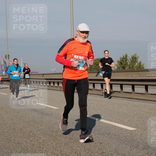 03.10.2025 - Köhlbrandbrückenlauf Fabian Wolf http://msf.ph/oto/9058143 03.10.2025 10:04:16 Position 3  meine-sportfotos.de