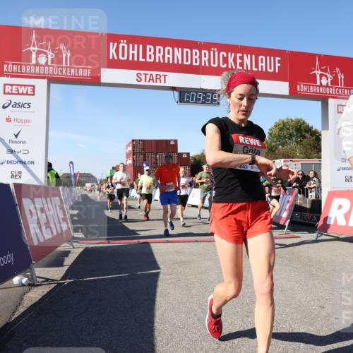 03.10.2025 - Köhlbrandbrückenlauf Lena Gebhardt http://msf.ph/oto/9058146 03.10.2025 13:09:35 Ziel 4134, 4212, 4262, 4298, 4358, 4365, 4614, 5352, 5803, 5813, 5907, 6379, 6438, 6481, 6667, 6803 meine-sportfotos.de