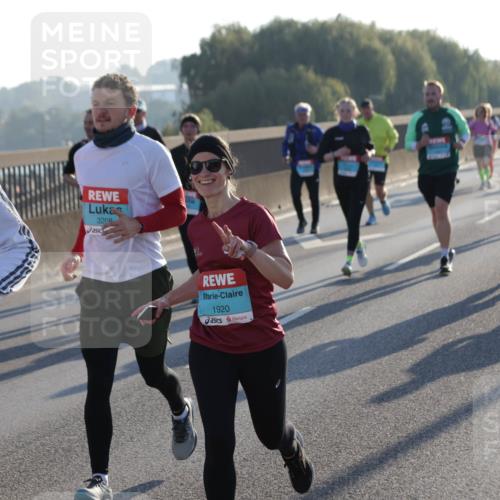03.10.2025 - Köhlbrandbrückenlauf Jannik Wohlers http://msf.ph/oto/9058154 03.10.2025 09:21:33 Position 3 1927, 3208, 1920 meine-sportfotos.de