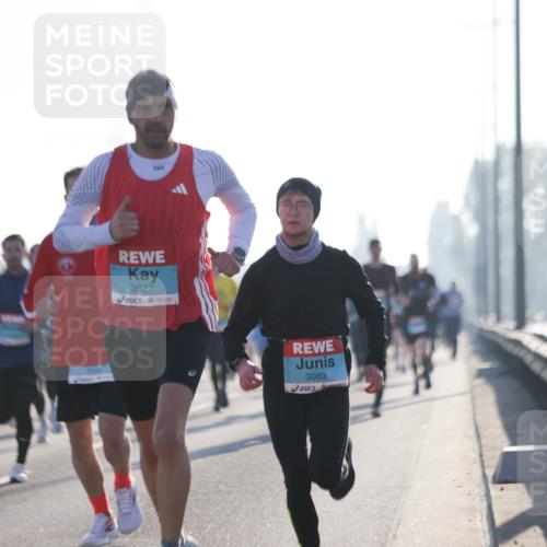 03.10.2025 - Köhlbrandbrückenlauf Jannik Wohlers http://msf.ph/oto/9058158 03.10.2025 09:13:55 Position 3 3527, 3083 meine-sportfotos.de
