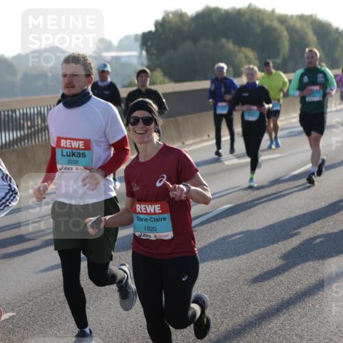 03.10.2025 - Köhlbrandbrückenlauf Jannik Wohlers http://msf.ph/oto/9058161 03.10.2025 09:21:33 Position 3 1927, 3208, 1920 meine-sportfotos.de